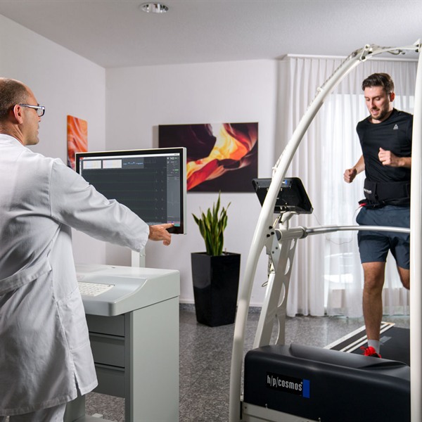 cardiovit-cs-300-laufband-600x600