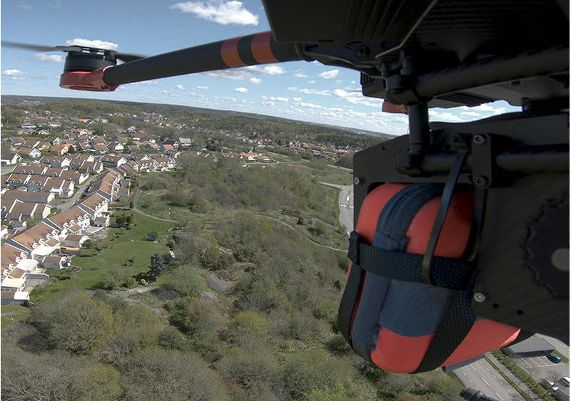A drone carries a FRED easyport plus.